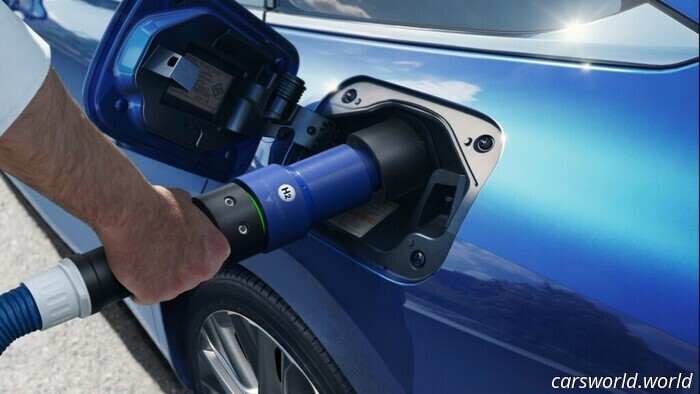 Toyota Abandona El Acabado Mirai Limited 2025 Y Aumenta Los Precios | Carscoops